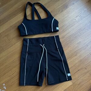 NWOT Vuori Black and White Women's Active Set